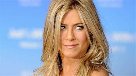 jennifer aniston breasts|Jennifer Aniston poses topless in jaw